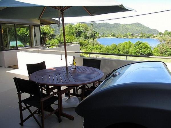 Lake View Okareka - Lake Okareka Holiday Home Lake Tarawera ภายนอก รูปภาพ